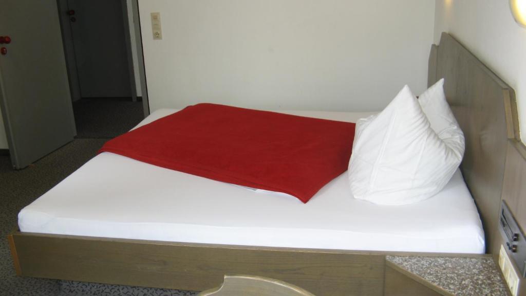 Hotel Am Schlossberg Boeblingen Room photo