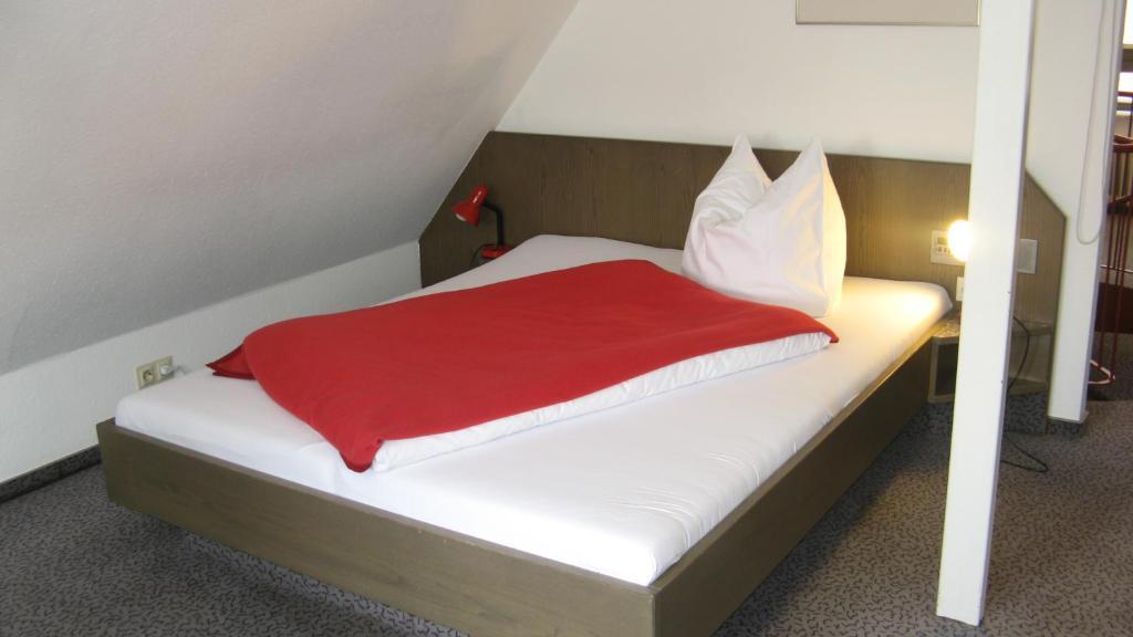 Hotel Am Schlossberg Boeblingen Room photo